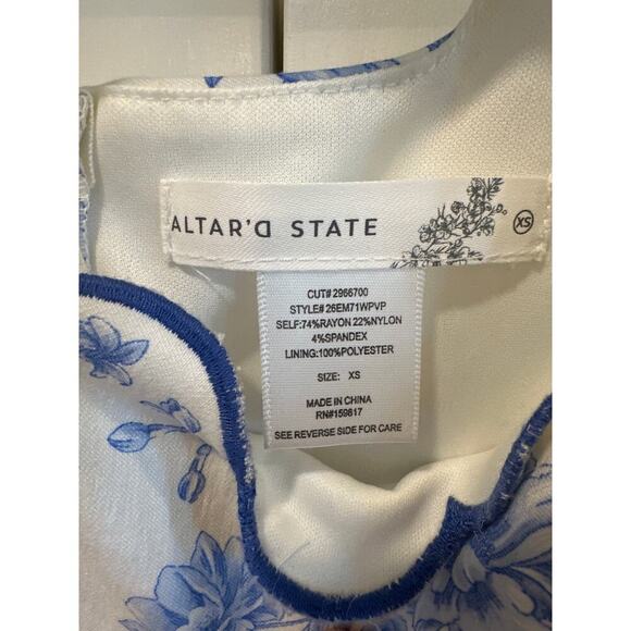 Altar’d state Kaylee blue floral mini dress XS excellent condition dressy - Picture 8 of 8